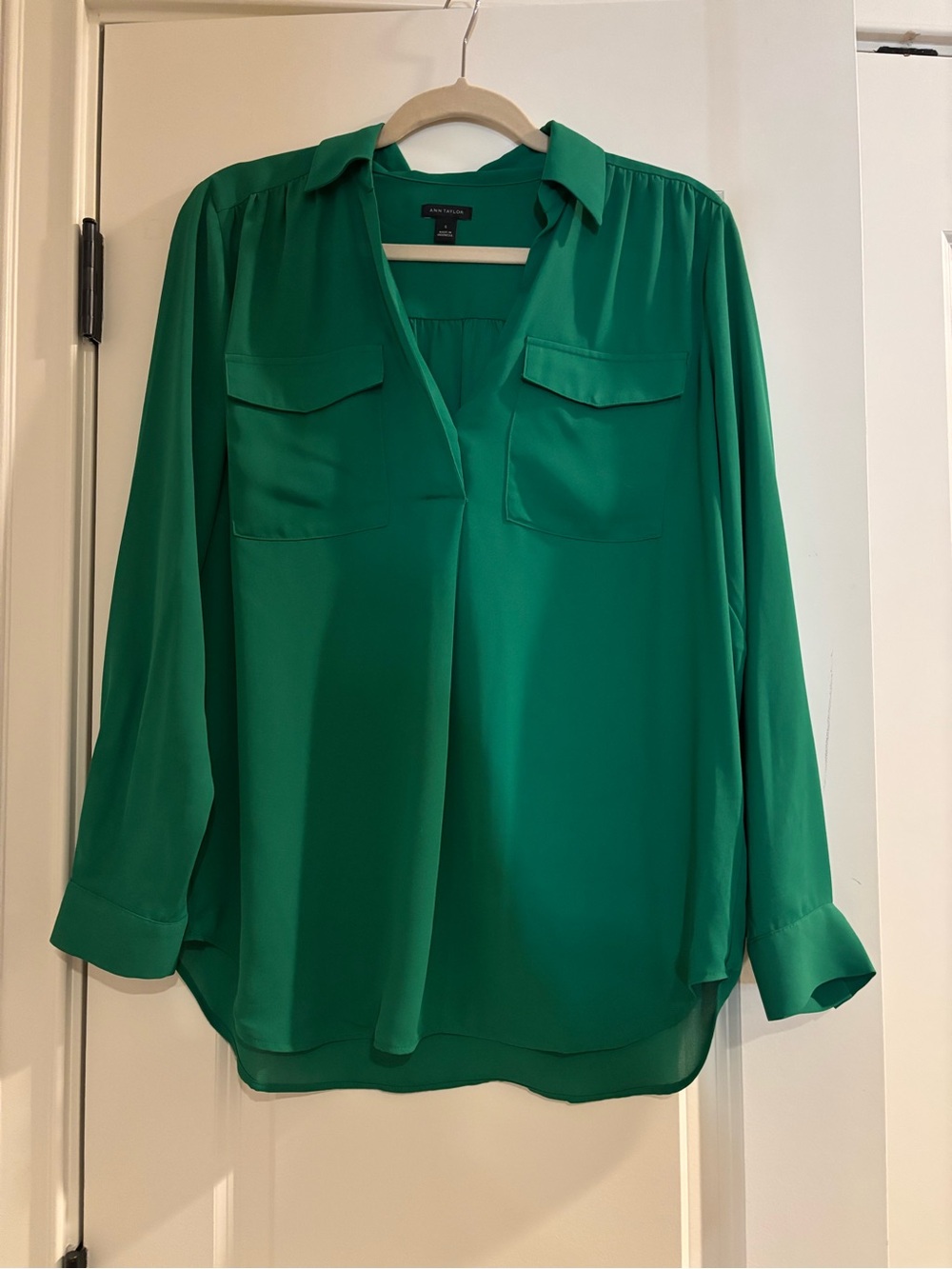 Ann Taylor Emerald Green Button-Front Blouse